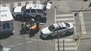 10 killed, 15 injured when van hits pedestrians on Toronto sidewalk