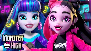 Draculaura & Twyla Have a Creepover Party! (Music Videos) w/ Clawdeen & Frankie | Monster High