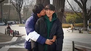 👨‍❤️‍💋‍👨 gay couple kissing in front of koreans | social experiment