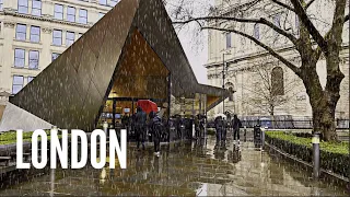 London RAIN Walk Royal exchange to St Paul's Cathedral | Central London Walking tour 4K HDR