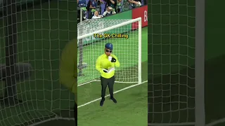 RONALDO VS GOALKEEPER!