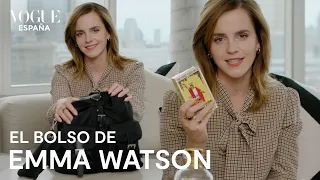 ¿Qué hay en el bolso Prada de Emma Watson? | VOGUE España