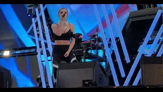 Chrissy Costanza & Alan Walker "Legends Never Die" (Coachella 2018)