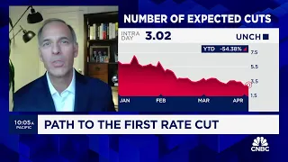 Inflation will be key to Fed's decision on rate cuts: Moody's Mark Zandi