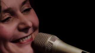 Karin Hougaard sings Leonard Cohen's Hallelujah