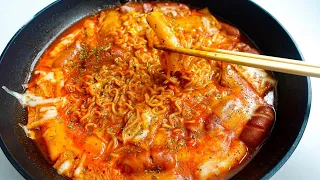 Rabokki 라볶이 - Cheesy Ramyeon & Tteokbokki Recipe - Korean Street Food