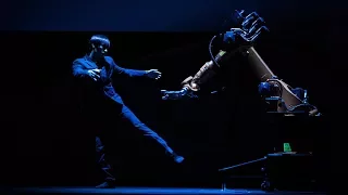 A human-robot dance duet | Huang Yi & KUKA