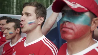 Russian Fans sing Ridum Ridum for Icelanders | FIFA 2018 | Á Sprengisandi