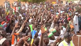 Thousands protest French base in Niger