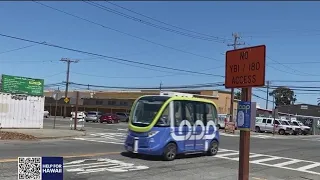 Self-driving bus debuts on Treasure Island