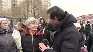 Mourners gather to pay respects to 'hero' Alexei Navalny at Russia funeral