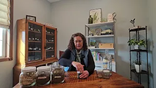 How to make a tincture from dried plant material