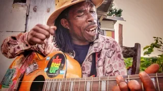 Brushy One String | Rastaman