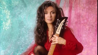 Susanna Hoffs - Eternal Flame (Live Solo Version)