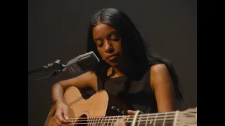 Debbii Dawson - Happy World (Live Performance)