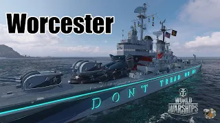 World of Warships: Worcester, AA means Attracts Aircraft