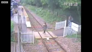 Danger warning over level crossing selfies