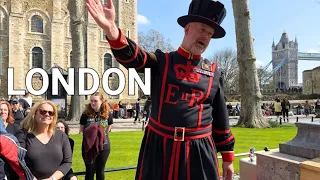 🇬🇧 TOWER OF LONDON - GUIDED WALKING TOUR AROUND THE TOWER, LONDON TOURIST ATTRACTIONS, BEEFEATER, 4K