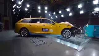 Volvo V90 Frontal Off-Set 40% Crash Test - 40 mph