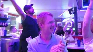 Ellen's Stardust Diner NYC - Can't Hold Us