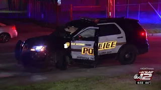 SAPD officer gets pinned in 2-vehicle crash, driver of other car in custody