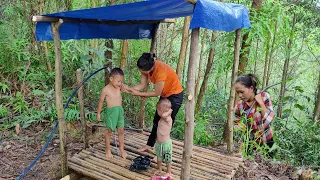 Pulling water to build a house to use domestic water|A Lử mountain life.