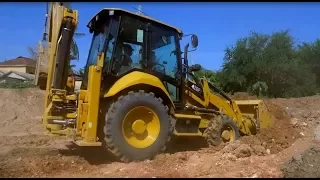 Cat® 426F2 Backhoe Loader in Action (Africa, Middle East, Asia)