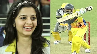 Gorgeous Vedhika Cheering And Adding Energy To Chennai Rhinos Against Mumbai Heroes