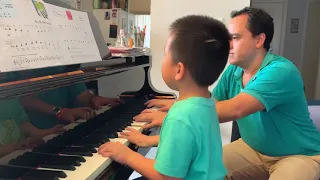 4 years boy play piano -beginners level 四岁的飞飞学钢琴一个多月 和老师一起弹奏