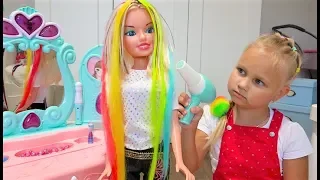 Alice plays in a BEAUTY SALON for kids !!!