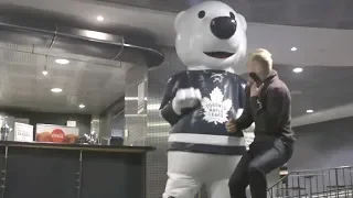 NHL: Scare Pranks