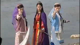 三個美女被人圍攻，關鍵時刻，神秘女高手出手相救 ✨ 功夫 | Kung Fu