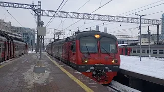 Электропоезд ЭД4М-0403 "РЭКС" подаётся под посадку на Павелецкий-Вокзал на рейс Москва-Бирюлево-Пас.