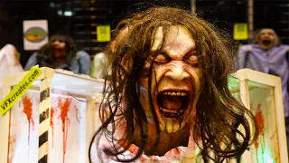 Bloody Zombie Head Jump Scare from Box at Transworld Halloween | VFX Haunt Props