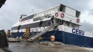 OCEANJET 888 EXPERIENCE ROUGH SEA CONDITION IN BACOLOD PORT
