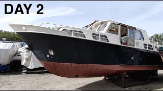 More cleaning and tearing out old wall pannels - Day 2 - Vintage Yacht Restoration Vlog