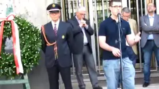 Intervento di Matteo Dendena in Piazza Fontana, staffetta "Per non dimenticare", 30 luglio 2016