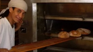 Enrique Rosales - Organic Bakery [documentary]