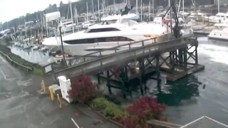 125-Foot Luxury Yacht Plows Into A Marina Full Of Boats In Washington State!