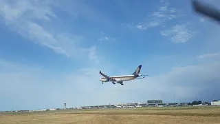 4K! Singapore Airlines Airbus A330-300 landing at Adelaide Airport