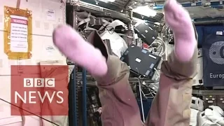 Tim Peake 'yet to master' a somersault in space - BBC News