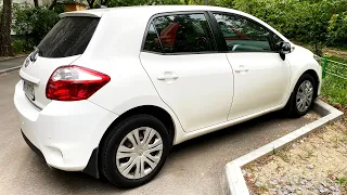 Toyota Auris 2010 кольору холодильника