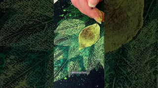 Simple way to paint Christmas tree / Acrylic painting #vinillna #leafpainting #christmastree