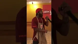 Kansas City Man quits his job at Popeyes by singing Must see