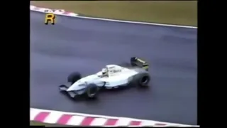 1993 F1 Japanese GP - Jean-Marc Gounon spin