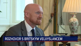 Britský velvyslanec poprvé česky: Pomlázkám nerozumím, humor máte ale stejný jako my