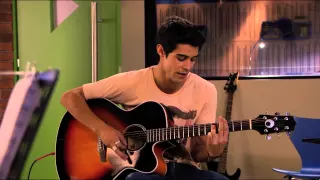 Tomás canta Te esperaré | Momento Musical | Violetta