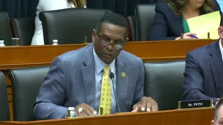 Rep. Owens Questions Columbia President on Campus Antisemitism