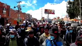 Impfgegner in Bolivien blockieren die Straßen