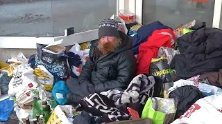 Obdachlos bei eisiger Kälte: „Ich darf mich nicht beschweren, ich habe mir dieses Leben ausgesucht“